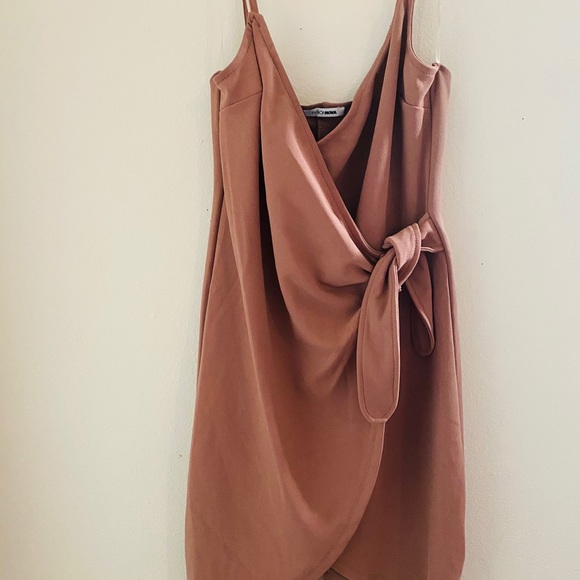 Fashion Nova dress - Picture 2 of 2